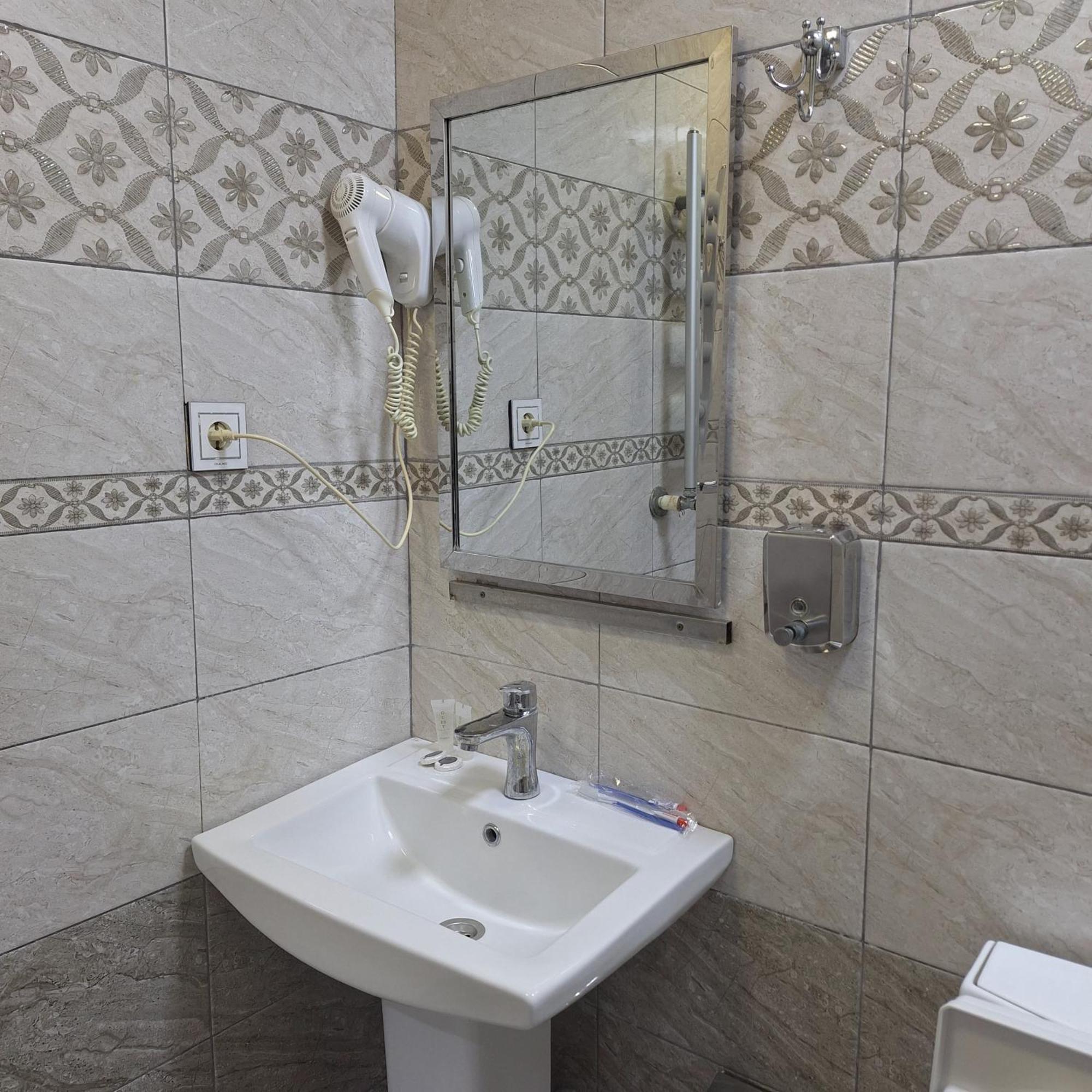 Nord West Hotel Baku Bagian luar foto